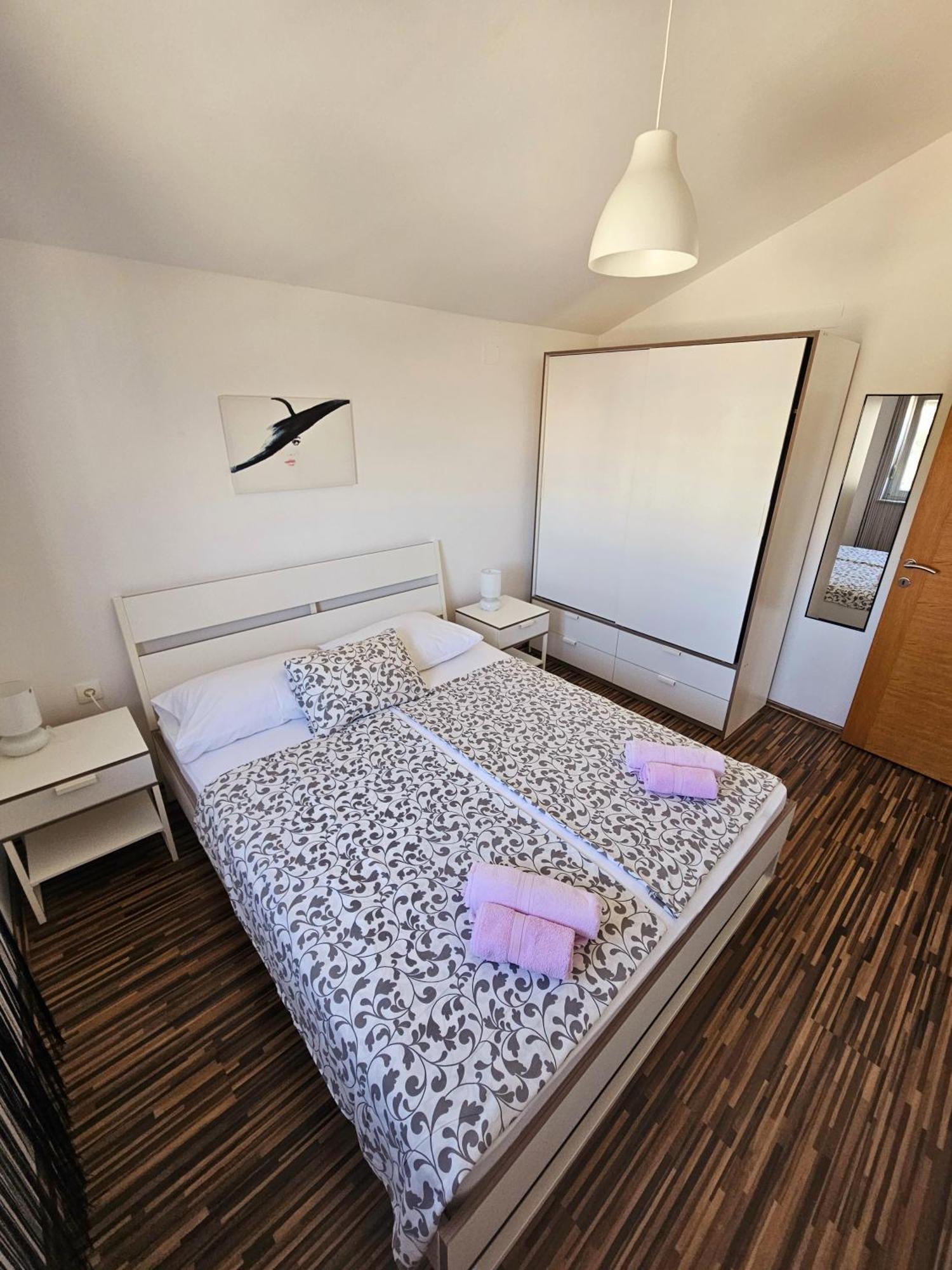 Apartments Cikač II Mandre Bagian luar foto